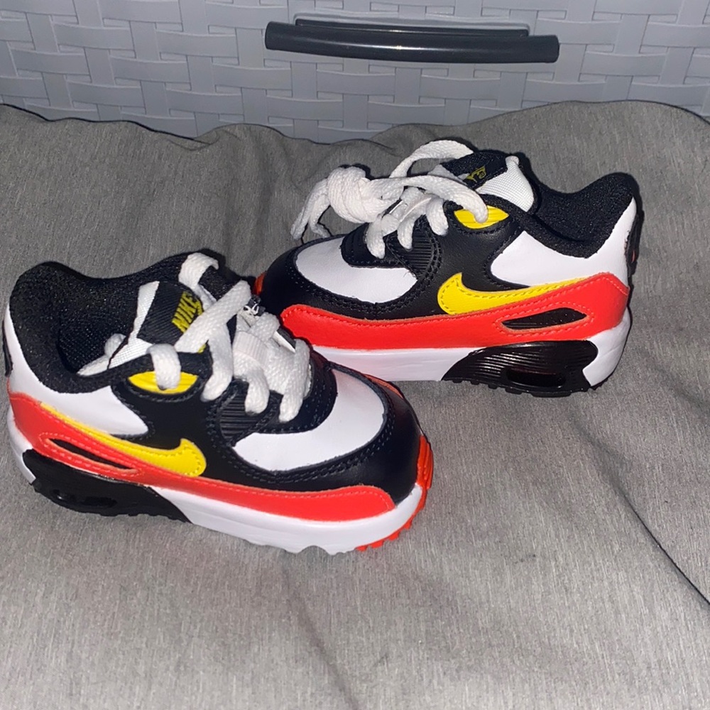 4c air maxes never worn
